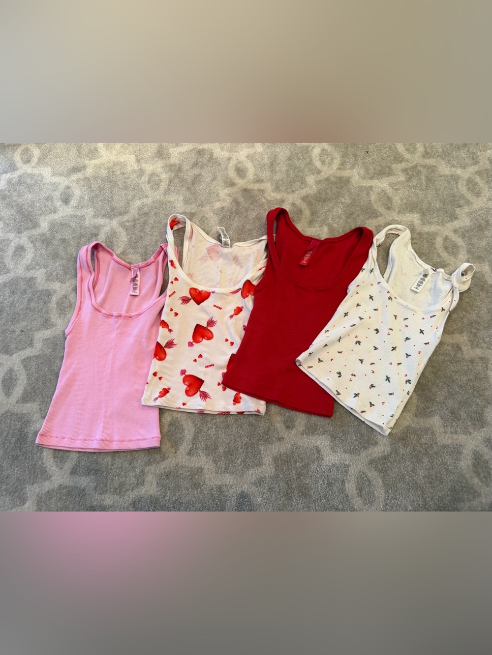 Set of 4 SKIMS Women's Tank Top Bundle — Pink, Red & White Heart Prints